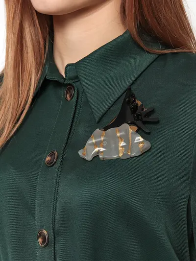 Абстрактная брошь в морском стиле